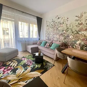 Hollan Residence I 3Bdr I 2Bathr I Freeparking Apartament
